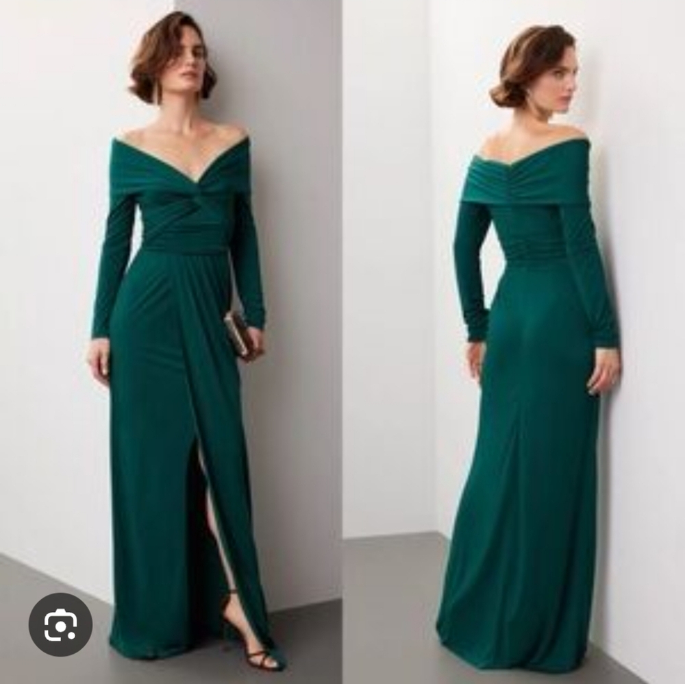 Elegant Green Off-Shoulder Evening Gown